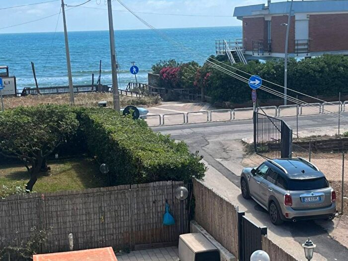 Appartamento trilocale in affitto in Strada Lungomare, Latina Lido, Latina