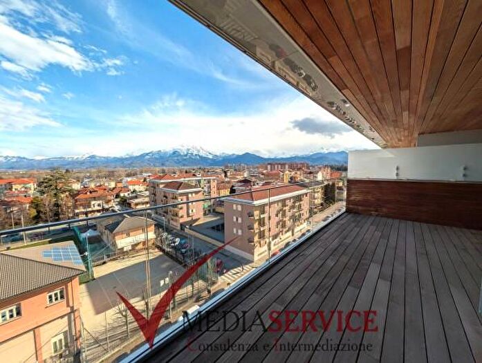 Appartamento quadrilocale in vendita in Via Dante Livio Bianco, Cuneo