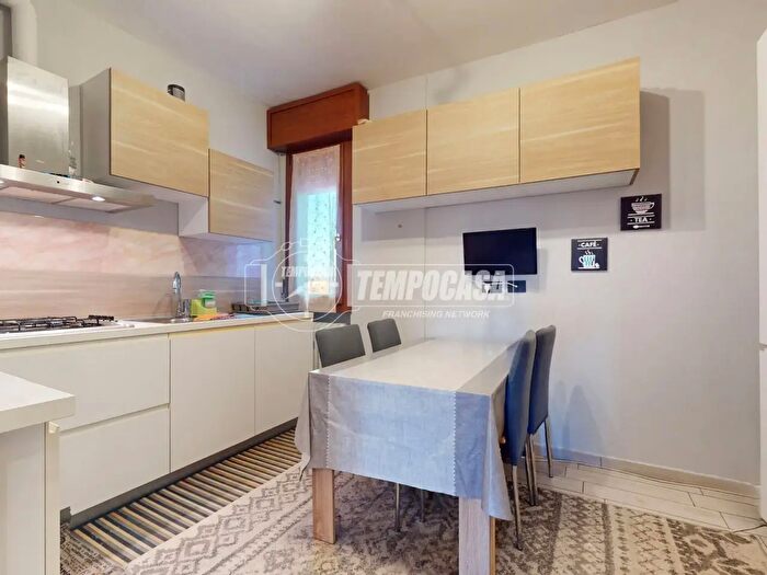 Appartamento quadrilocale in vendita in Via Mentana, Carpi