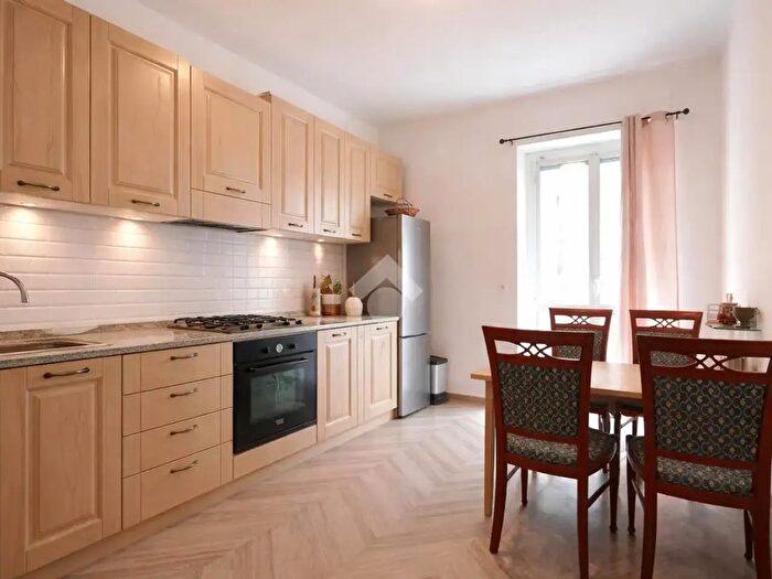 Appartamento trilocale in vendita in Via Fernandel, Alessandria