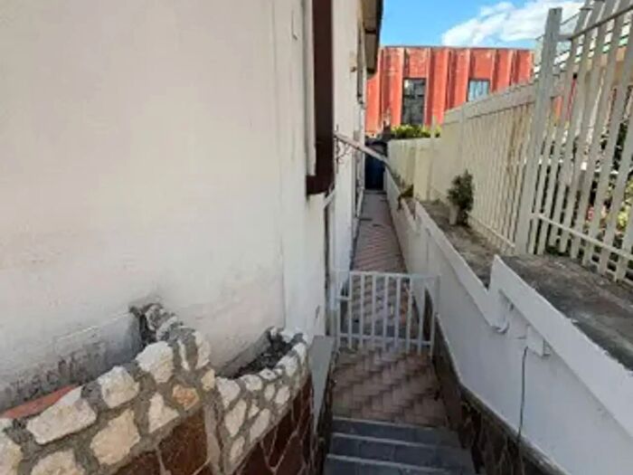 Appartamento con 6 locali in vendita in Via San Francesco Snc, Nola