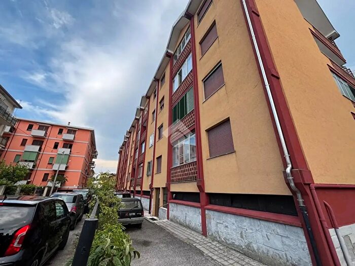 Appartamento quadrilocale in vendita in Via Teano, Venezia