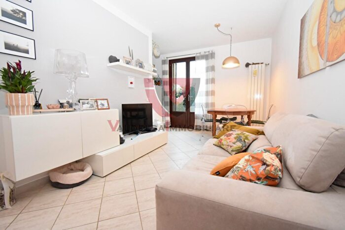 Appartamento trilocale in vendita in Cavallano Si, Casole DElsa