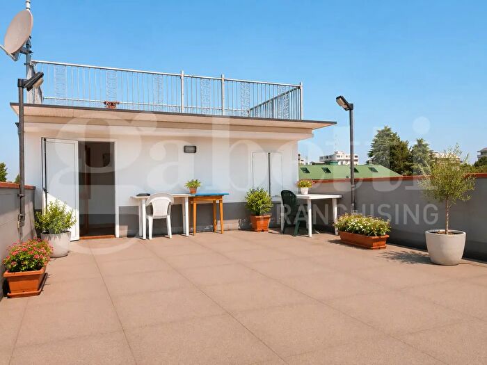 Appartamento quadrilocale in affitto in Marinuzzi, Modena