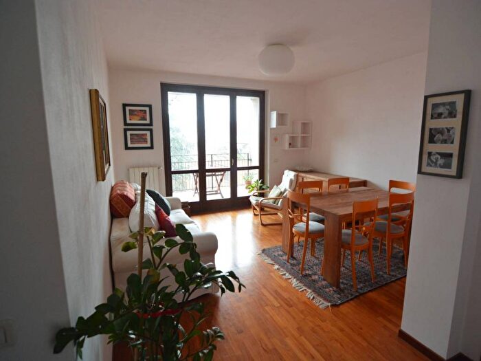 Appartamento trilocale in affitto in Via San Gerolamo Emiliani, Porta Romana Medaglie dOro, Milano