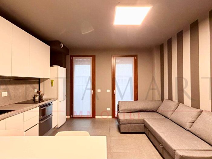 Appartamento bilocale in affitto in Via Ruggero Boscovich, Centrale, Milano