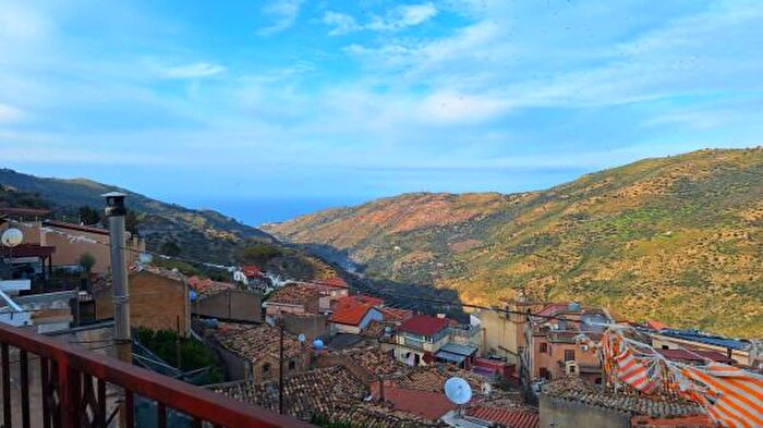 Casa quadrilocale in vendita in Via Nazionale, Reitano