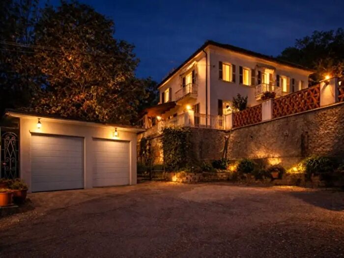 Casa con 6 locali in vendita in Strada dei Ronchi, Torino