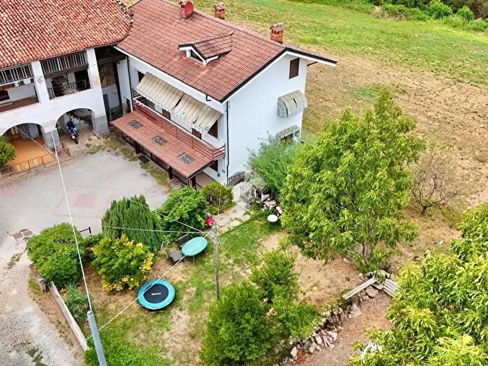 Casa con 8 locali in vendita in Via Calvettera, Giaveno