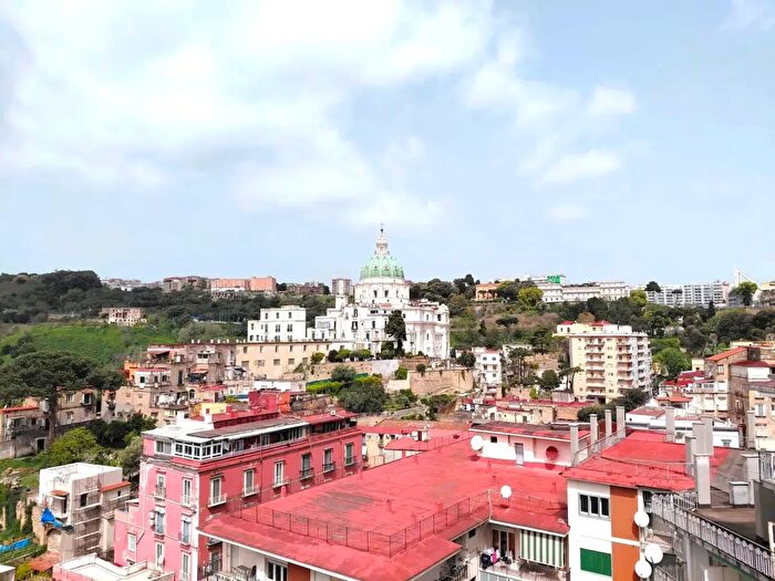 Appartamento con 5 locali in vendita in Corso Amedeo di Savoia, Napoli