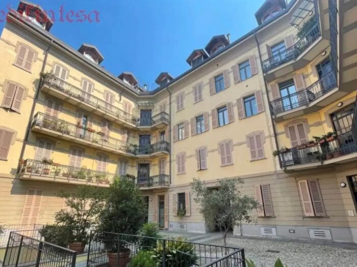 Appartamento trilocale in affitto in Via Mentana, Monza