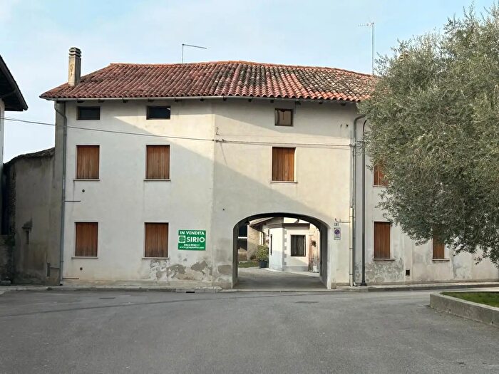 Casa con 5 locali in vendita in Bertiolo