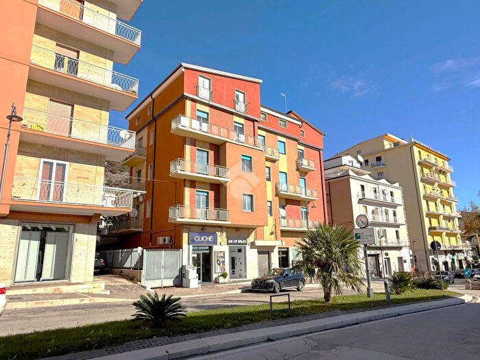 Appartamento quadrilocale in vendita in Via Michele Sabatelli, San Giovanni Rotondo
