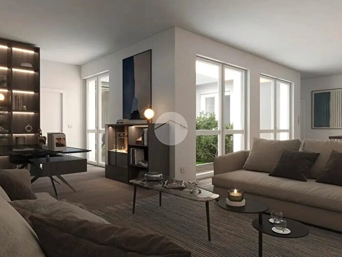 Appartamento con 5 locali in vendita in Via Dante Alighieri, Seregno