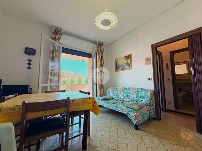 Appartamento trilocale in vendita in Viale Giuseppe Parini, Ravenna
