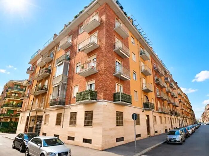 Appartamento trilocale in vendita in Via Isonzo, Torino