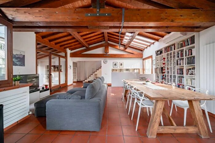 Casa quadrilocale in vendita in Via Amilcare Ponchielli Lecco, Lecco