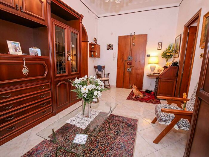 Appartamento trilocale in affitto in via Antonio Canobbio, Sestri Ponente, Genova