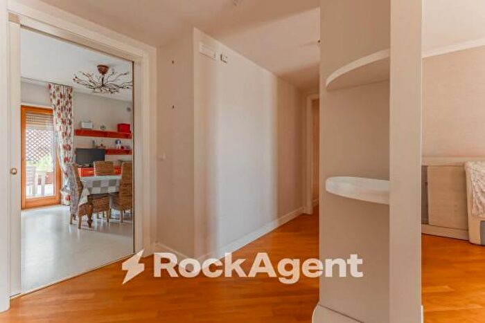 Appartamento con 5 locali in vendita in Via Camillo Rosalba F, Bari