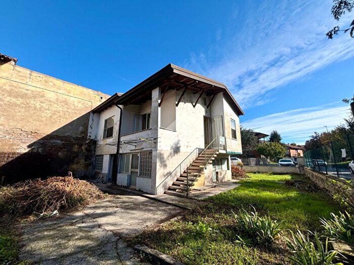 Casa trilocale in vendita in Via Mazzatica, Caravaggio