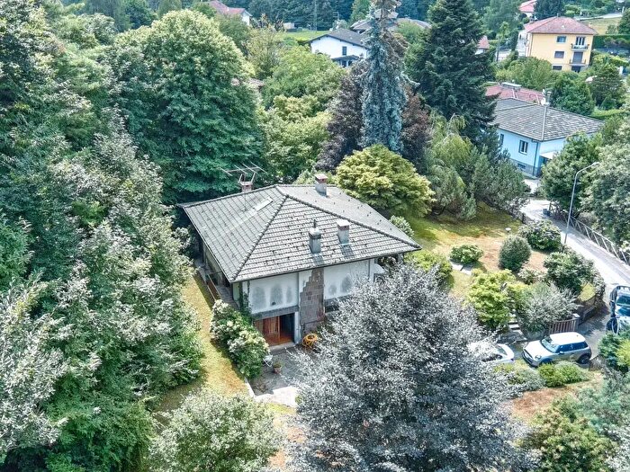 Casa quadrilocale in vendita in Via del Borgna, Gignese