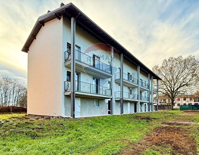 Appartamento quadrilocale in vendita in Via della Grazie, Albuzzano