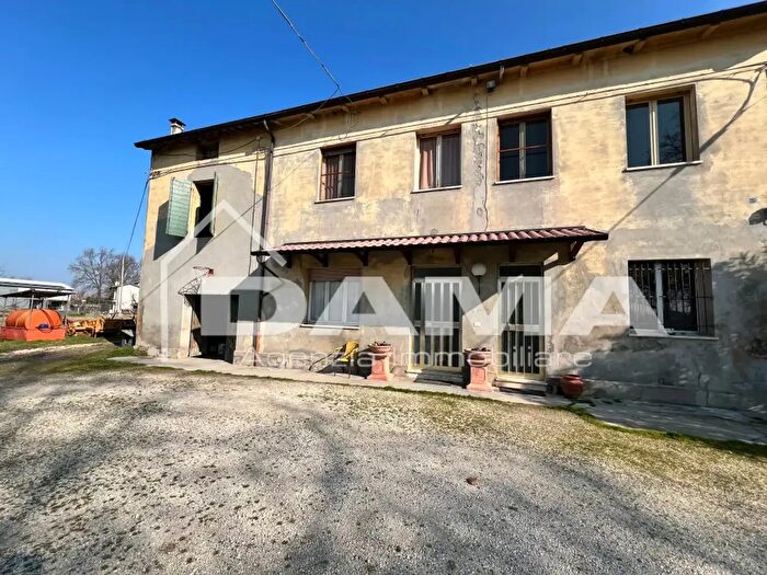 Casa con 12 locali in vendita in Forli