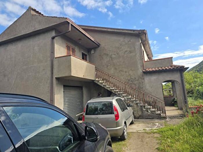Casa quadrilocale in vendita in Via Palombara, Giuliano Di Roma