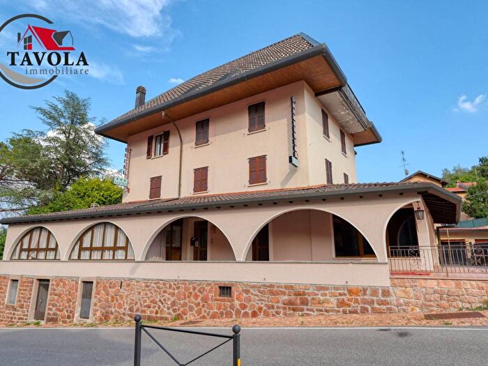 Casa con 6 locali in vendita in Via per Cuasso al Piano, Cavagnano, Cuasso al Monte