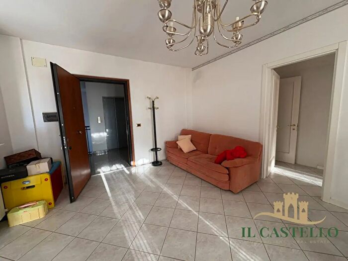 Appartamento bilocale in vendita in Via Roma, Castiglione Del Lago