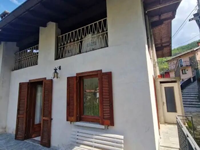 Casa quadrilocale in vendita in Via Sambughetto, Valstrona