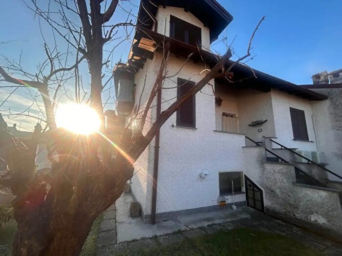 Casa con 5 locali in vendita in Gambolo