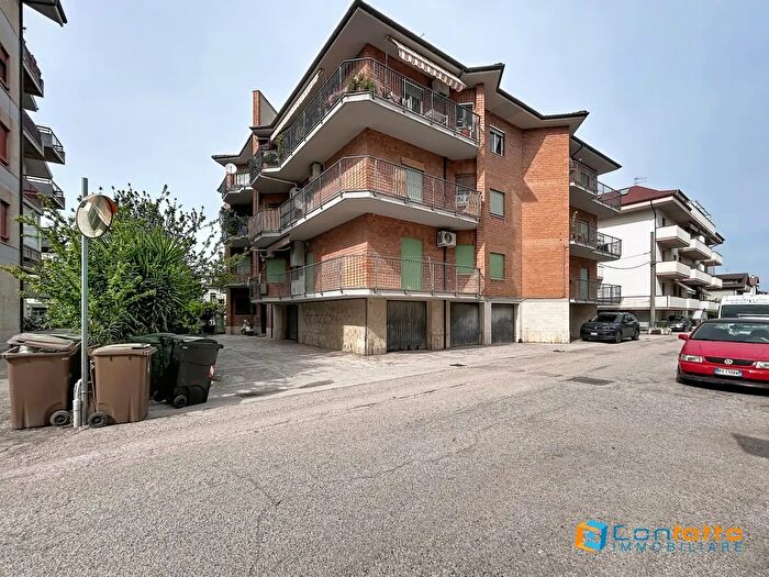 Appartamento con 5 locali in vendita in Via Trieste, Martinsicuro