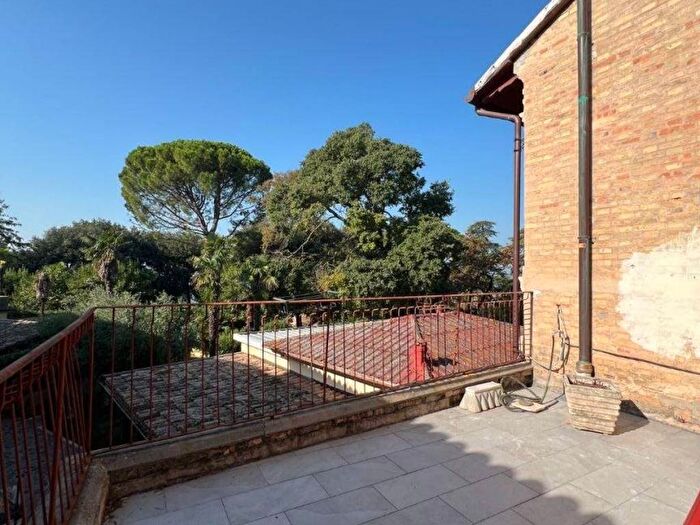 Appartamento quadrilocale in affitto in Vicolo Vitalioni, Centro, Osimo