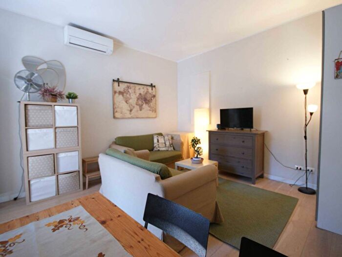 Appartamento bilocale in affitto in Via Olona, Corso Genova, Milano