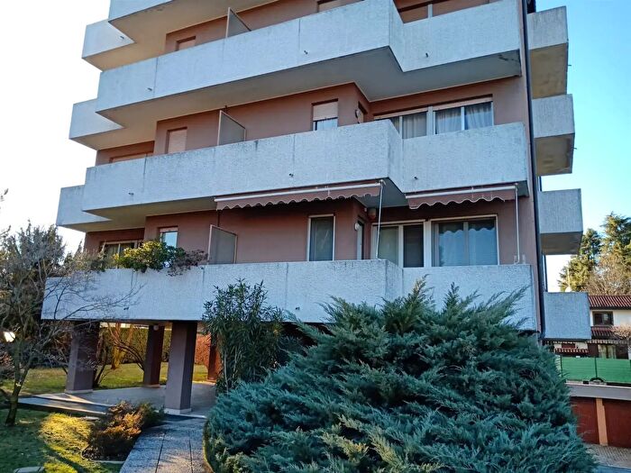 Appartamento trilocale in vendita in Via Varese, Gallarate