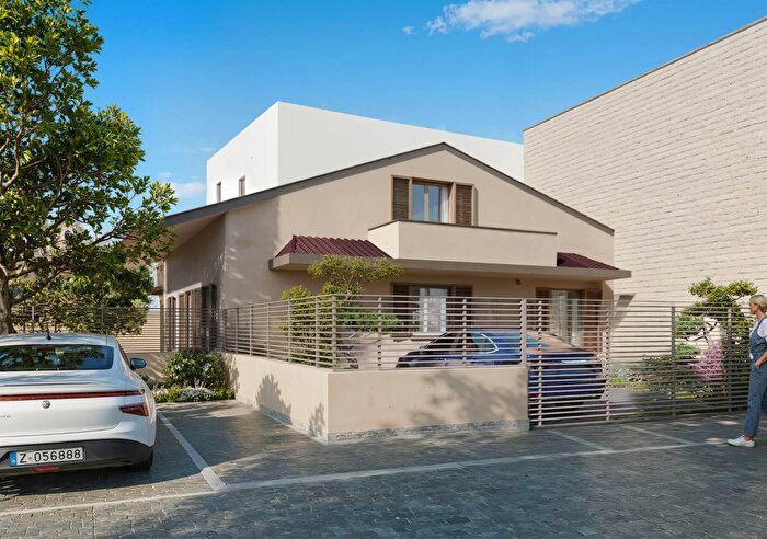 Appartamento con 5 locali in vendita in Prato