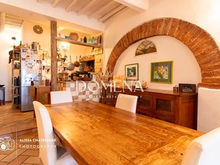 Casa con 6 locali in vendita in Siena
