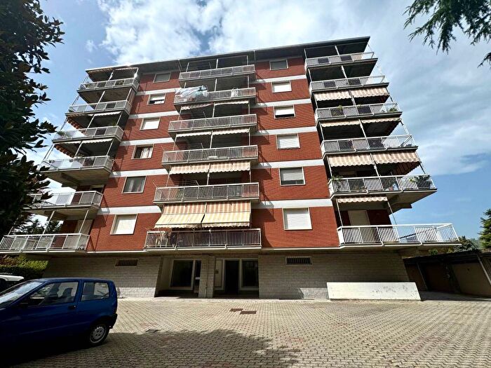 Appartamento trilocale in affitto in Via Crenna, Centro, Acqui Terme