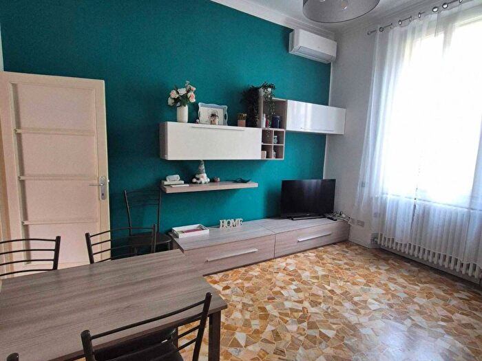 Appartamento trilocale in affitto in Via Cesena, Cenisio, Milano