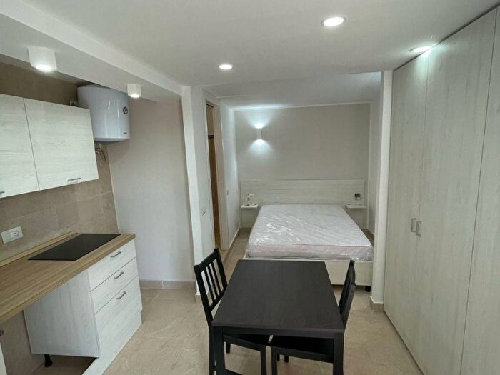 Appartamento monolocale in affitto in Via Domenico di Gravina, Stella Materdei, Napoli