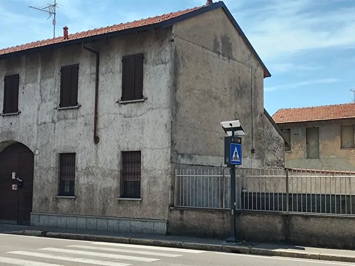 Casa con 8 locali in vendita in Sempione, San Vittore Olona