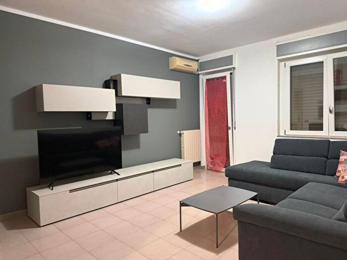 Appartamento trilocale in affitto in Via Brancaleone Doria, Centro, Oristano