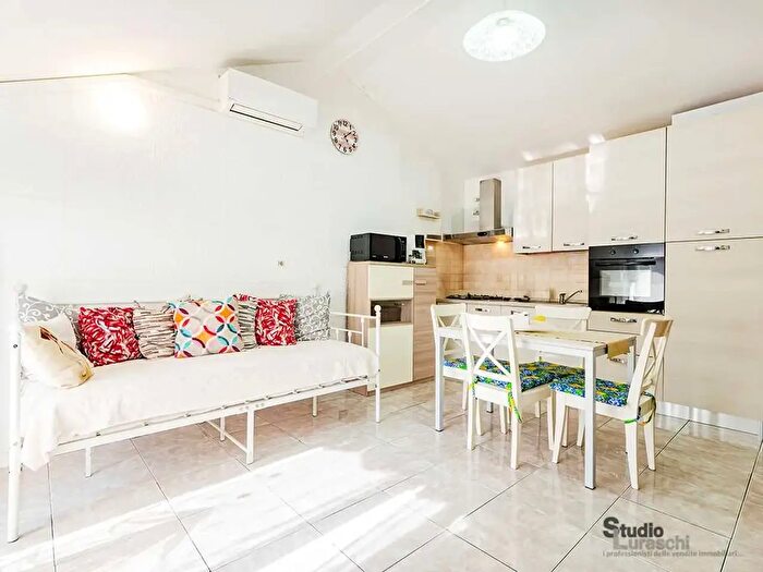 Appartamento trilocale in vendita in Via XXV Aprile, Oggiono