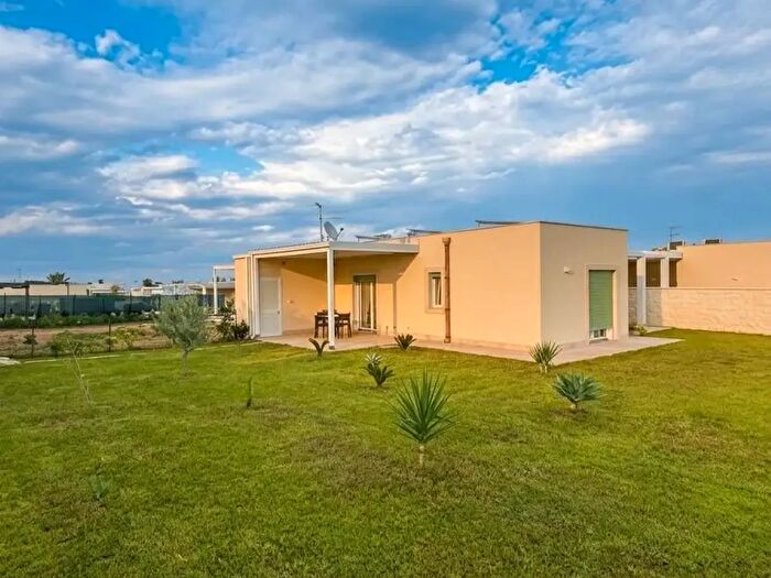 Casa quadrilocale in affitto in Cda Gisira C, Augusta