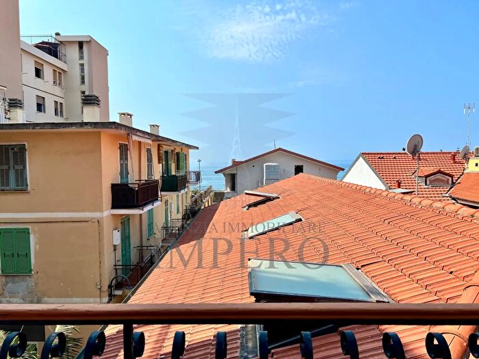 Casa con 9 locali in vendita in Via San Lorenzo, Bordighera