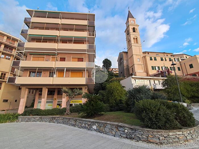 Appartamento quadrilocale in vendita in Lungomare Bettolo, Recco