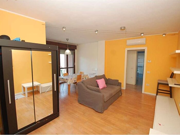 Appartamento trilocale in affitto in Via Delle Suore, Sacca Stazione, Modena