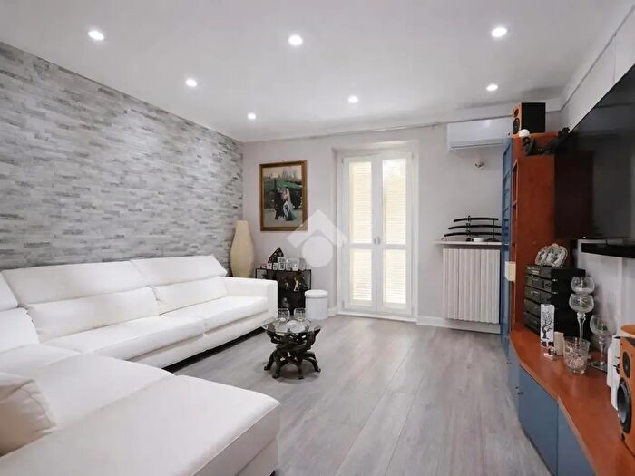 Appartamento quadrilocale in vendita in Via Giovanni Inverardi, Alessandria