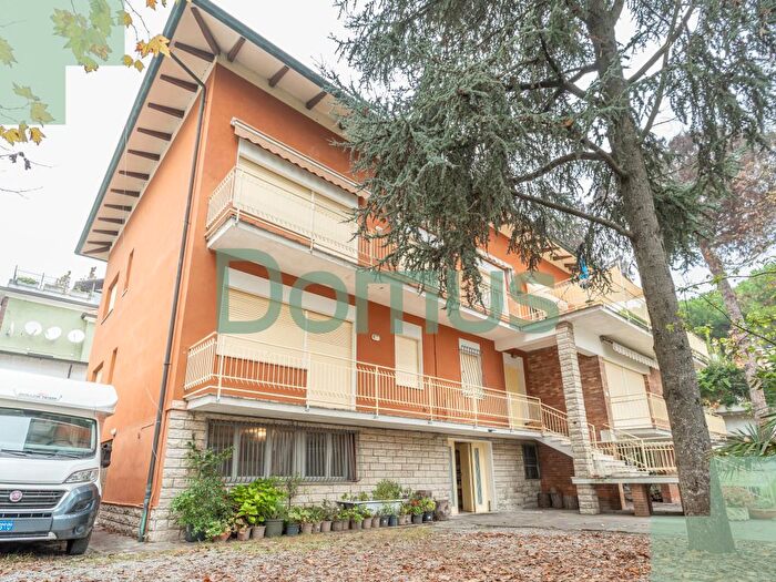 Appartamento trilocale in vendita in Via Giove, Cervia